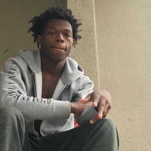 Meet your Posher, Devin